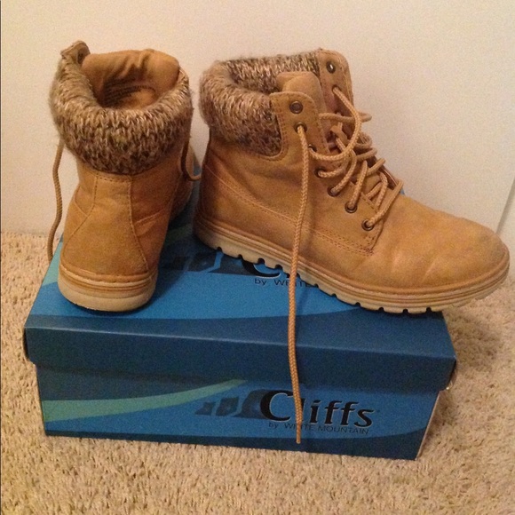 Boots - Picture 3 of 5